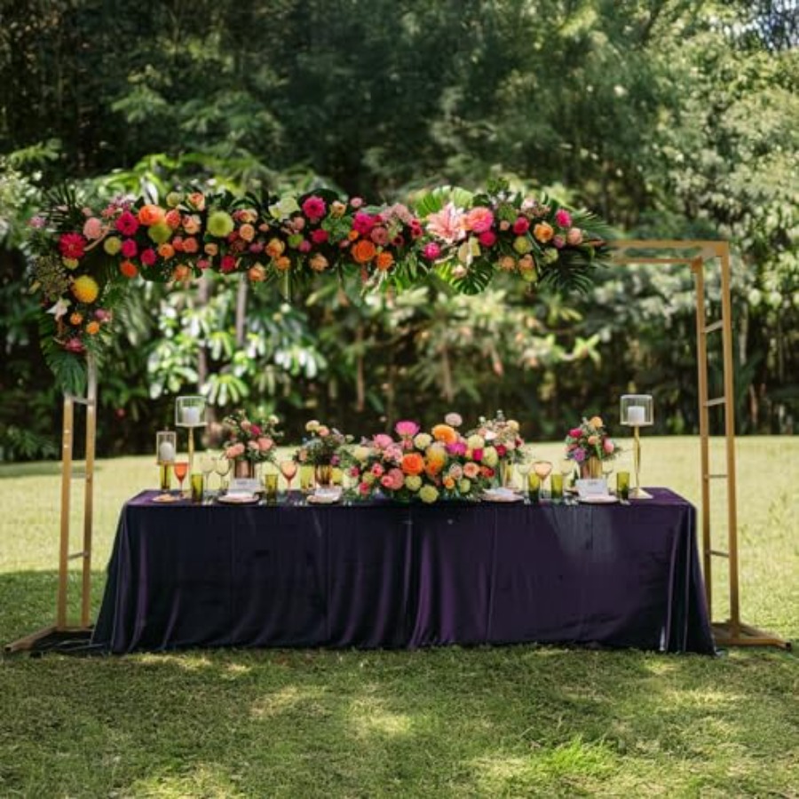 Photo Booth Frame - ซุ้มแต่งงานสำหรับพิธี งานเลี้ยงรับรอง และบูธถ่ายภาพ: โครงโลหะสีทอง ขนาด 6x8